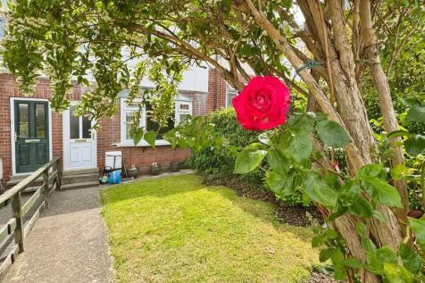 Longfield Drive, Leeds LS13 3 bed terraced house for sale