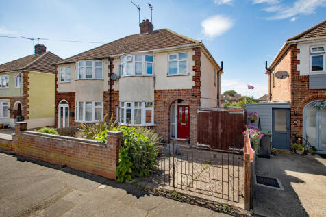 Hayden Avenue, Finedon, NN9 3 bed semi