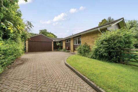 4 bedroom detached bungalow for sale