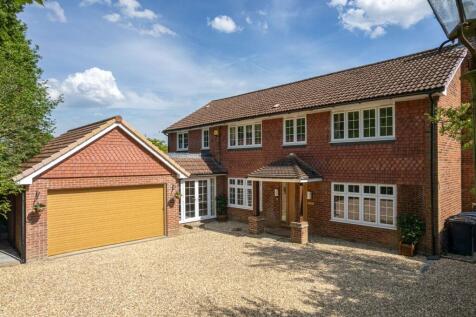 5 bedroom detached house for sale