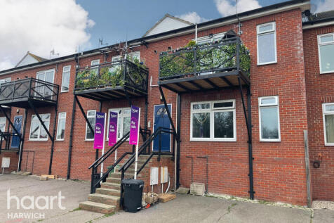 Stour Road, HARWICH 1 bed apartment for sale