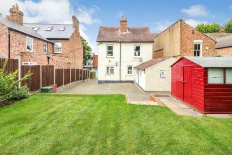 6 bedroom detached house for sale