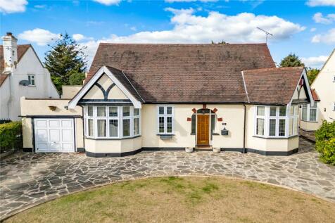 Egerton Gardens, Ilford, IG3 4 bed bungalow for sale