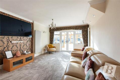 Parkway, Ilford, IG3 5 bed bungalow for sale