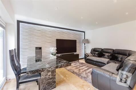 4 bedroom detached bungalow for sale