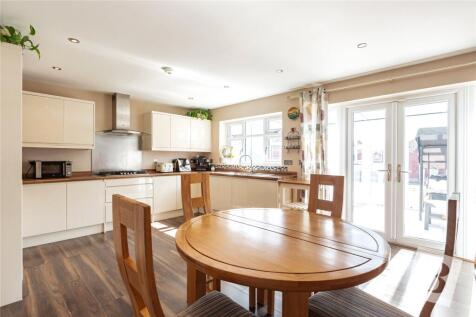 Cadiz Road, Dagenham, RM10 3 bed detached bungalow for sale