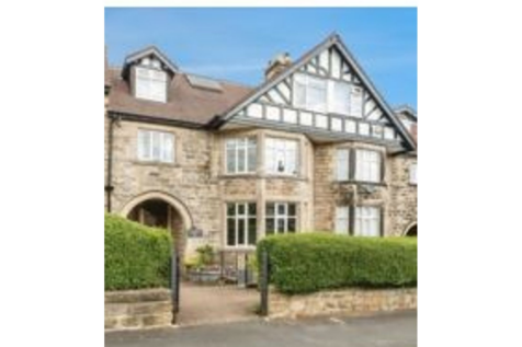 6 bedroom semi-detached house for sale