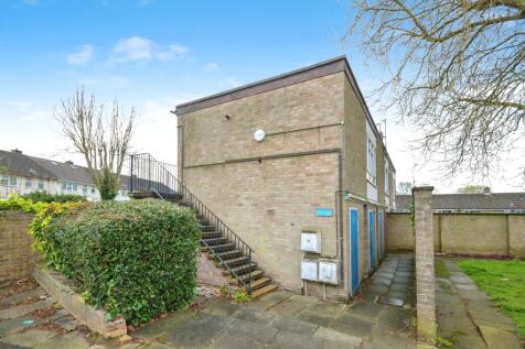 Studio flat for sale