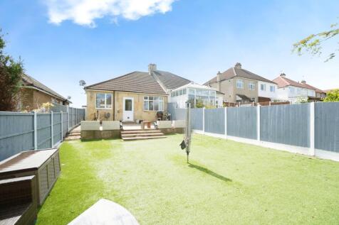 2 bedroom semi-detached bungalow for sale