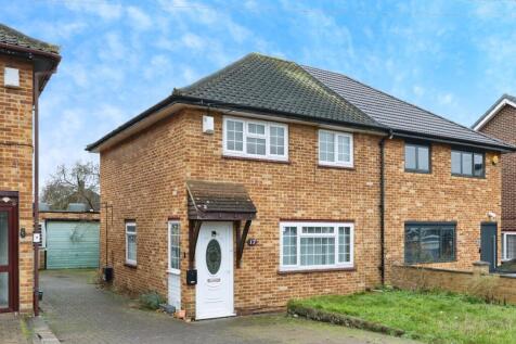 3 bedroom semi-detached house for sale