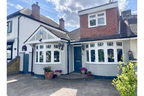 4 bedroom semi-detached bungalow for sale