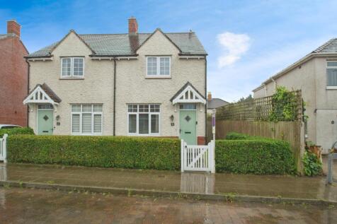 2 bedroom semi-detached house for sale