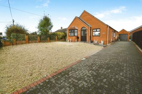 3 bedroom detached bungalow for sale