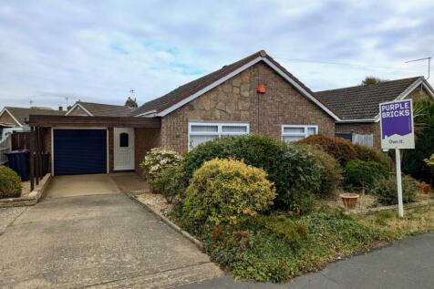 2 bedroom detached bungalow for sale