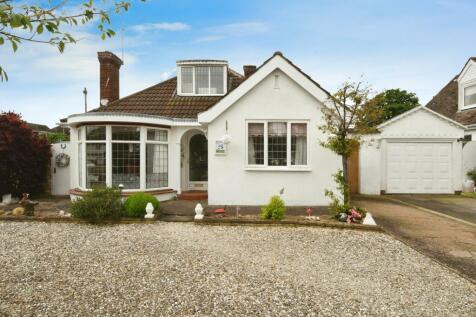 2 bedroom detached bungalow for sale