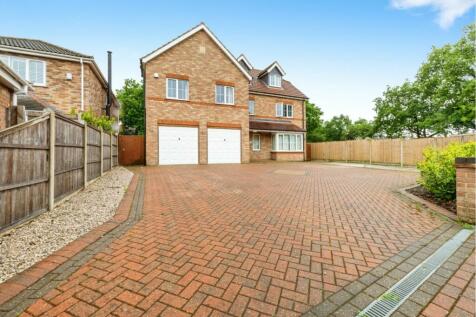 6 bedroom detached house for sale