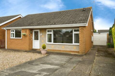 2 bedroom detached bungalow for sale