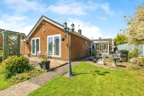 3 bedroom detached bungalow for sale