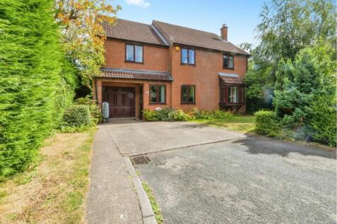 6 bedroom detached house for sale