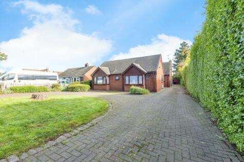 6 bedroom detached bungalow for sale