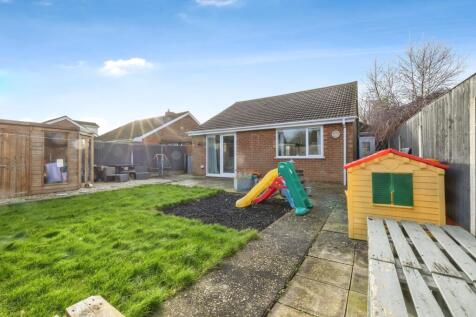 2 bedroom detached bungalow for sale