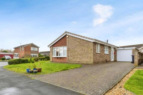 2 bedroom detached bungalow for sale