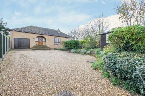 3 bedroom detached bungalow for sale