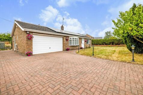 3 bedroom detached bungalow for sale