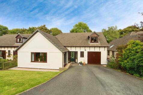 4 bedroom detached bungalow for sale