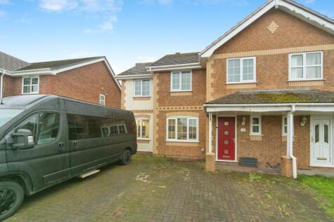 5 bedroom semi-detached house for sale