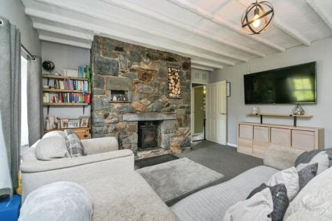 2 bedroom detached house for sale