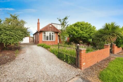 2 bedroom semi-detached bungalow for sale