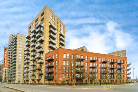 3 bedroom flat for sale