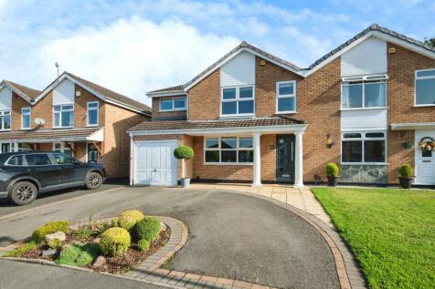 5 bedroom semi-detached house for sale