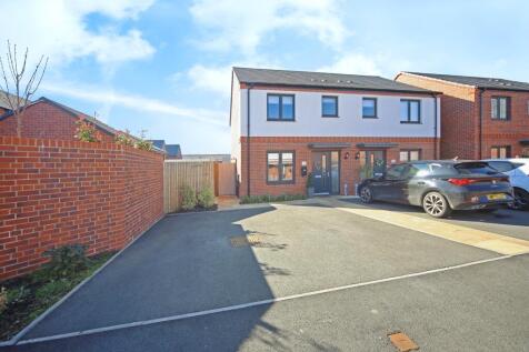 3 bedroom semi-detached house for sale
