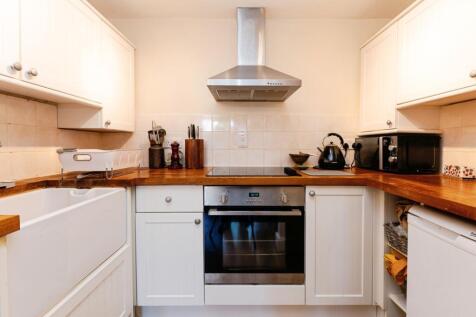 1 bedroom ground floor flat for sale
