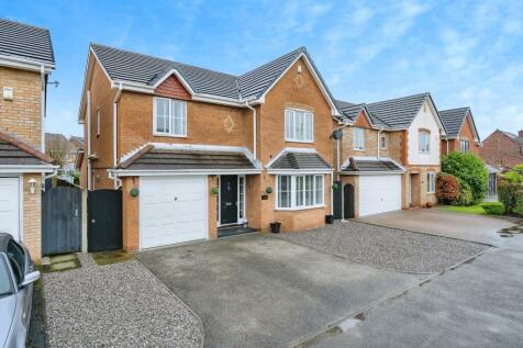 4 bedroom detached house for sale