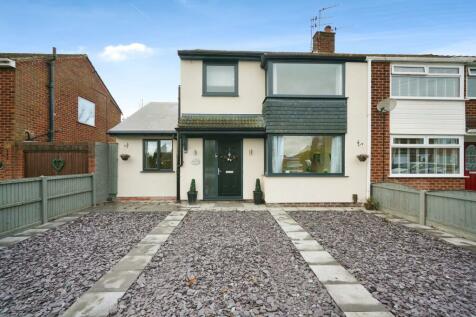 4 bedroom semi-detached house for sale