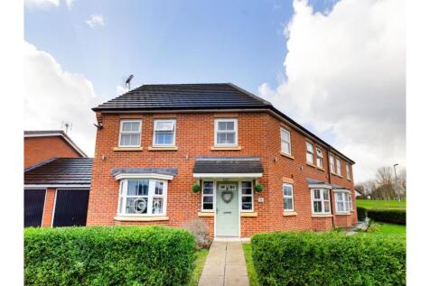 4 bedroom semi-detached house for sale