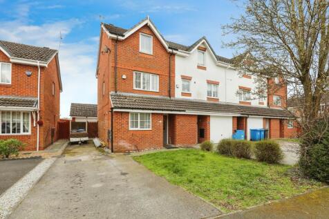 3 bedroom town house for sale