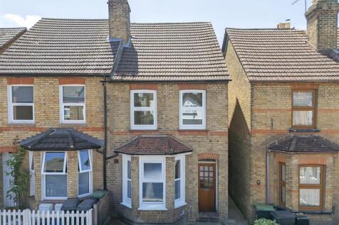 1 bedroom maisonette for sale
