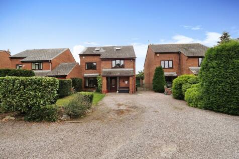 5 bedroom detached house for sale