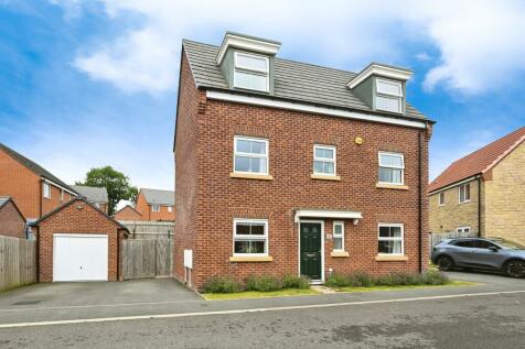 4 bedroom detached house for sale