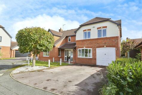 5 bedroom detached house for sale