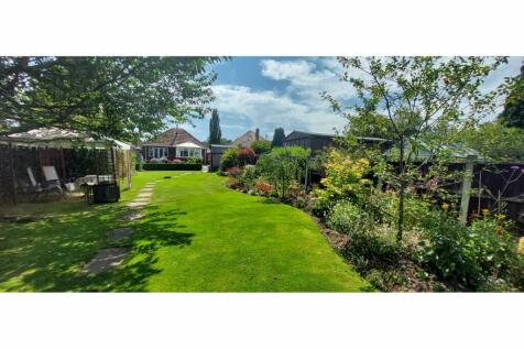 3 bedroom detached bungalow for sale