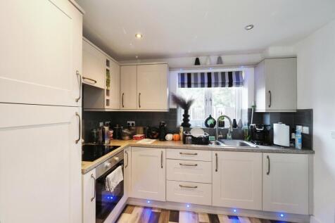 2 bedroom detached house for sale