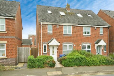 3 bedroom semi-detached house for sale