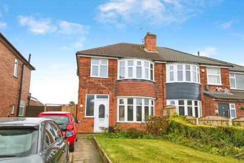 3 bedroom semi-detached house for sale
