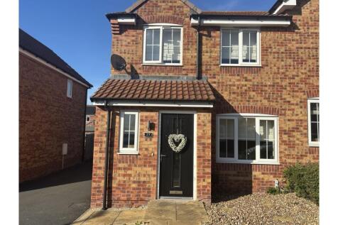 3 bedroom semi-detached house for sale