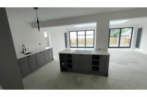 4 bedroom bungalow for sale